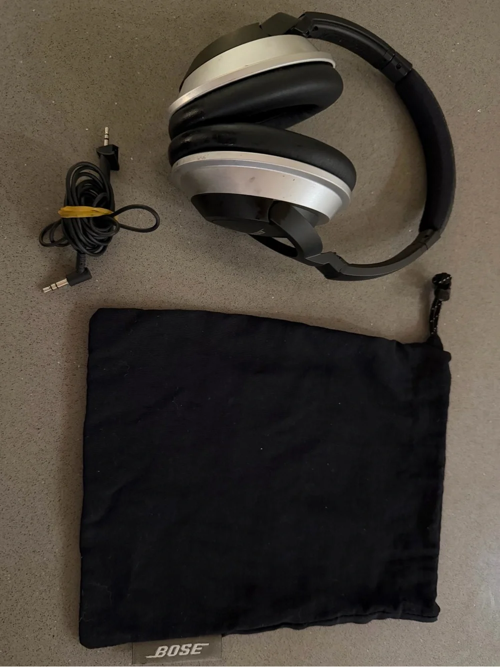 Bose AE2 Wired Over-Ear Headphones (Audio Only) with Pouch